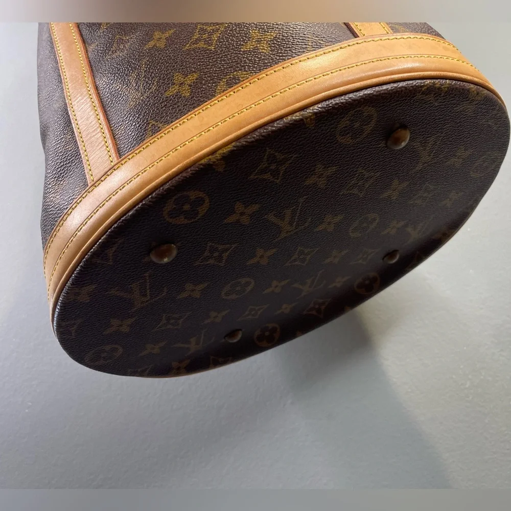 Louis Vuitton GM Monogram Bucket Bag - Picture 4 of 11